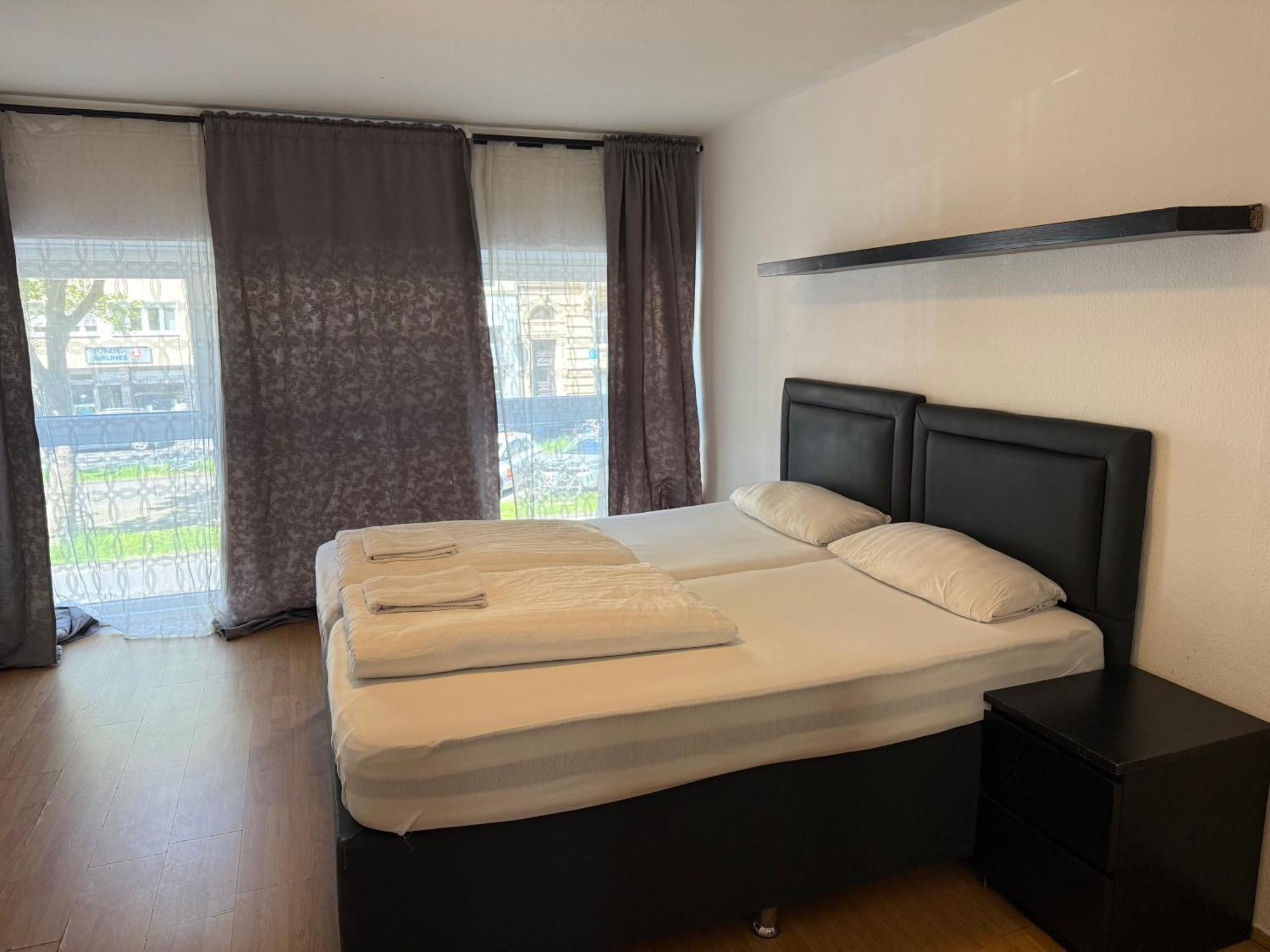 Hotel Garni Emir Cologne Exterior photo