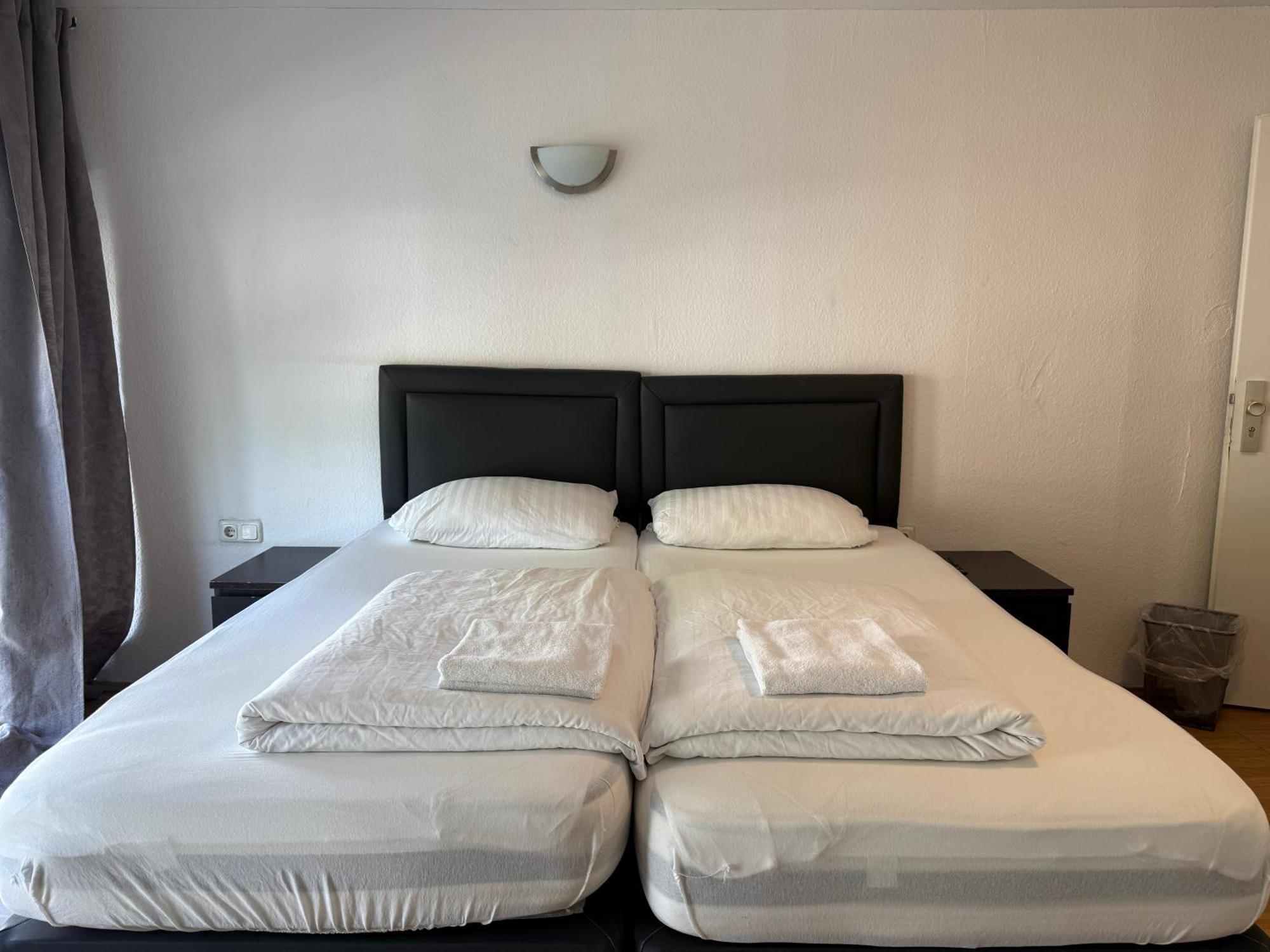 Hotel Garni Emir Cologne Exterior photo