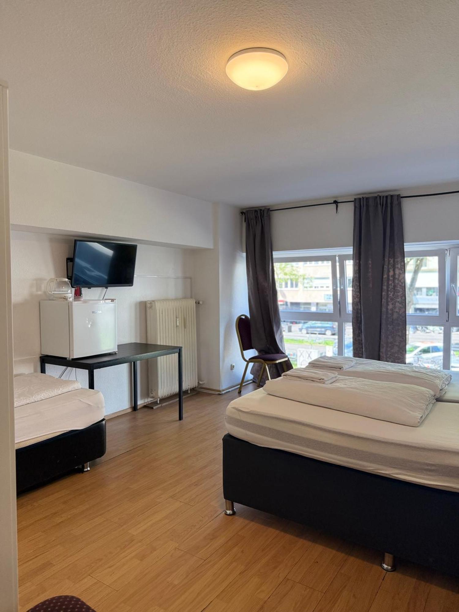 Hotel Garni Emir Cologne Exterior photo