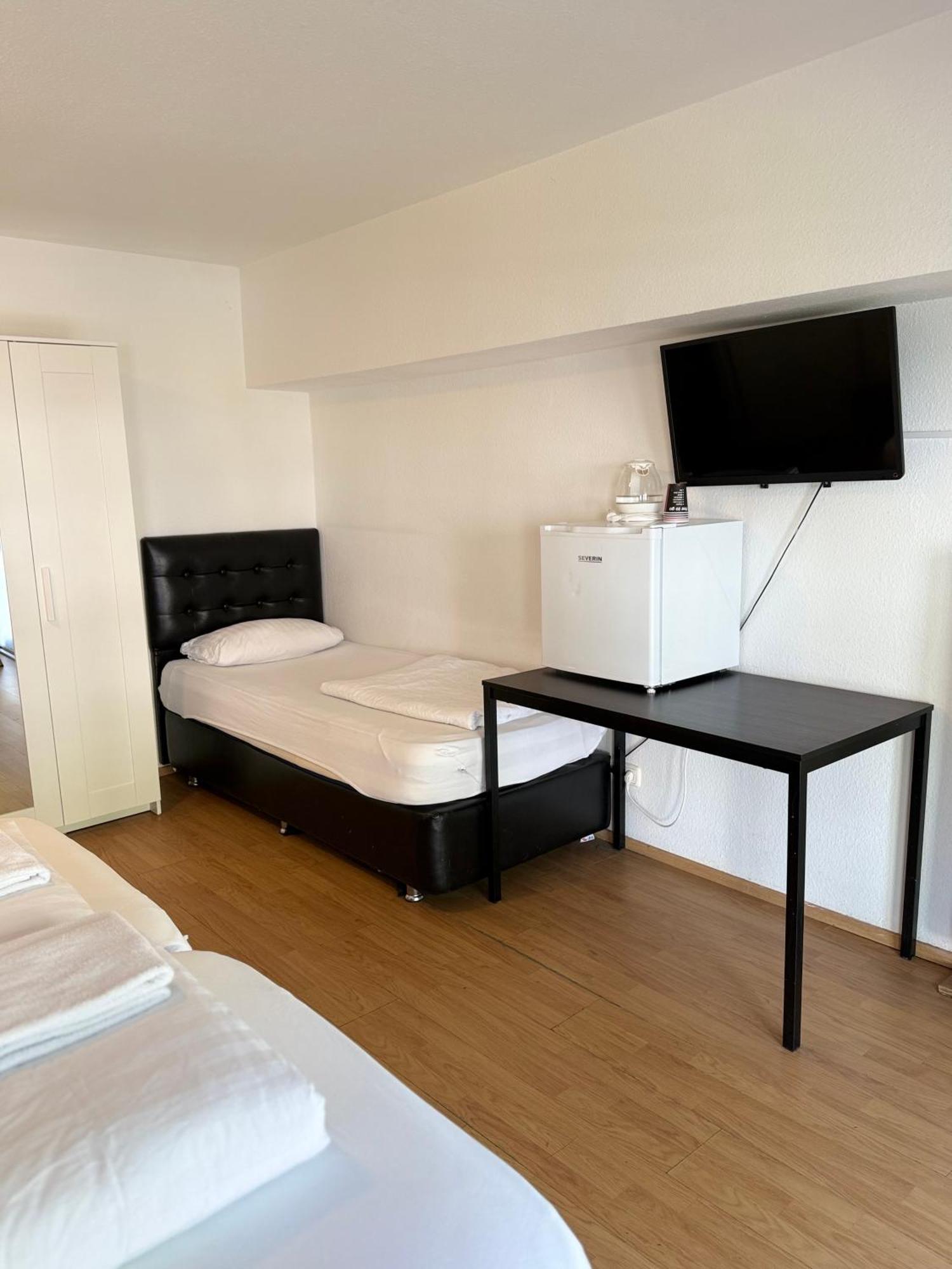 Hotel Garni Emir Cologne Exterior photo