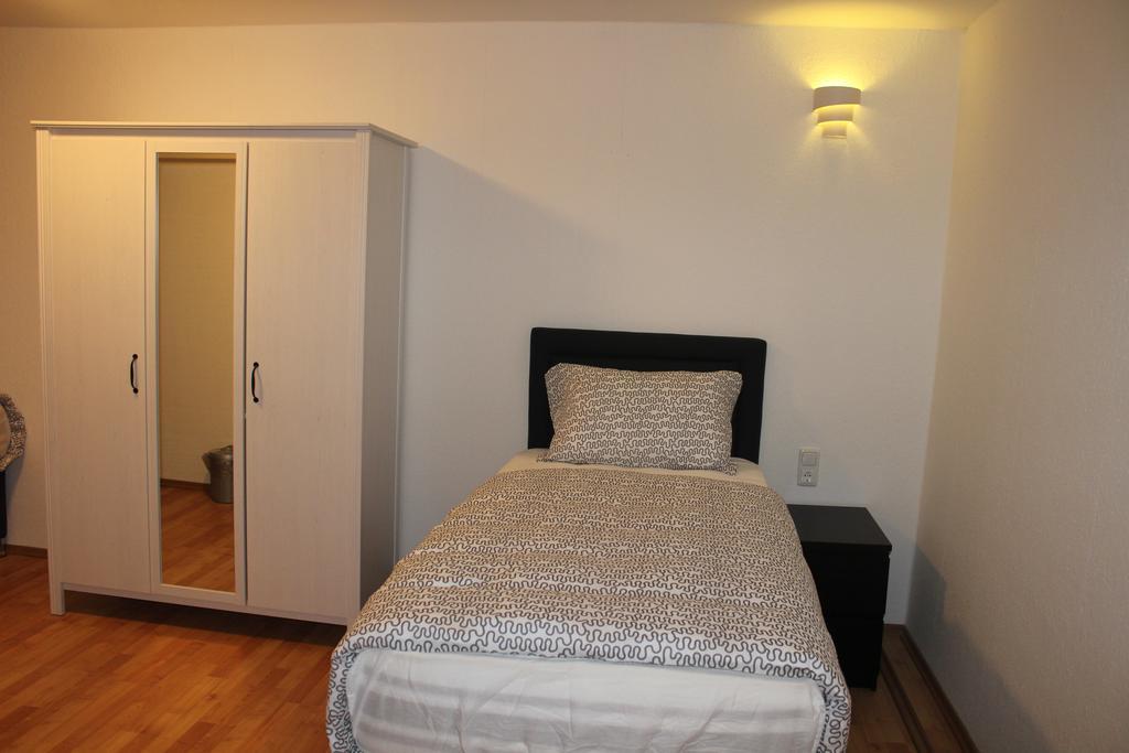 Hotel Garni Emir Cologne Room photo