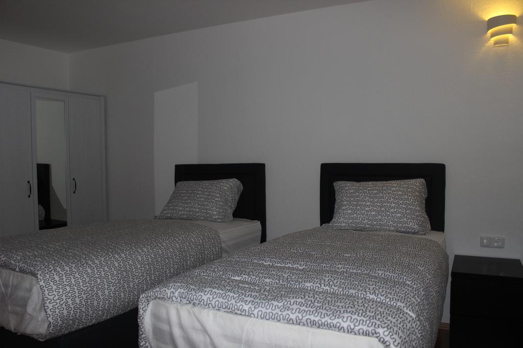 Hotel Garni Emir Cologne Room photo